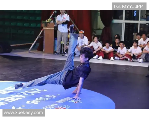 全国街舞大赛点评：武汉攀岩队默契配合展现团队精神与舞台魅力